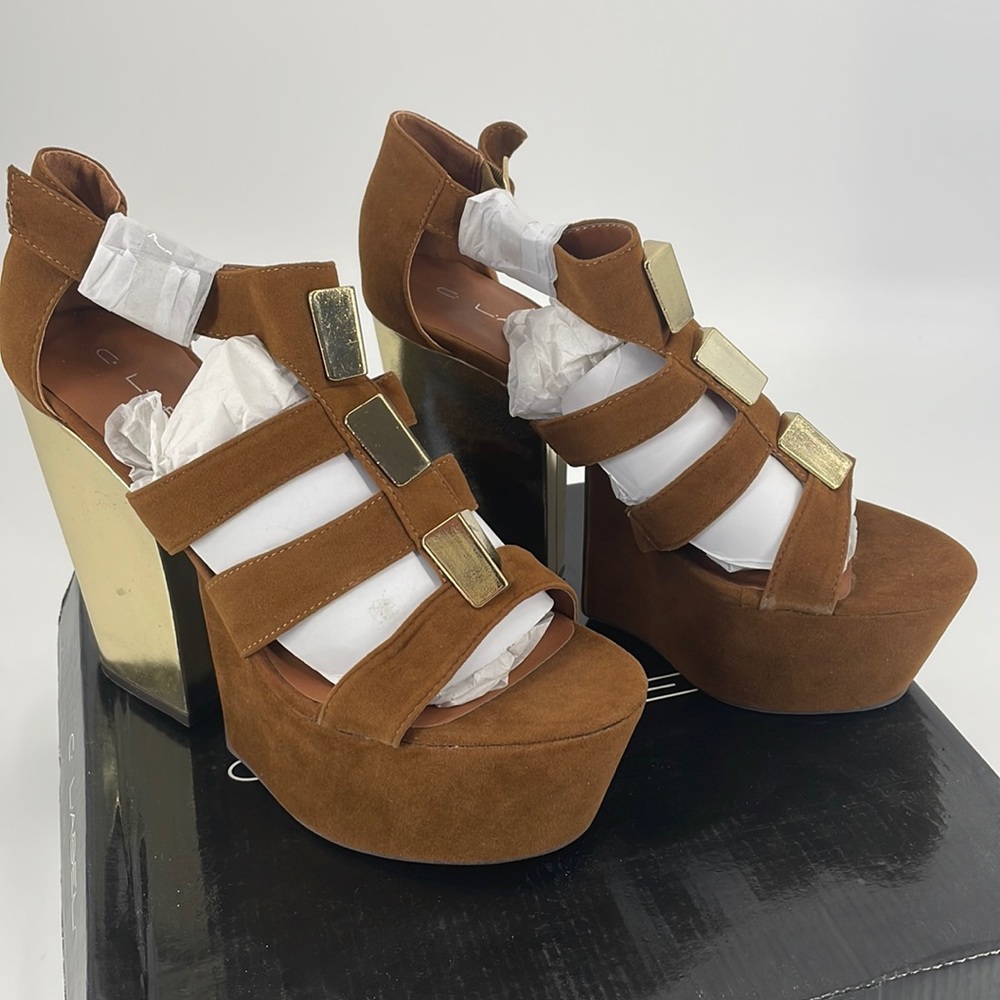 C Label Retro Look Brown Suede & Gold Heel Pumps Women's 8.5
